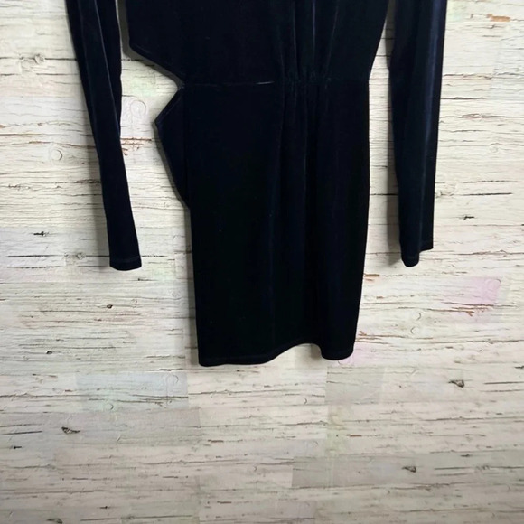 The room blue  velvet long sleeve dress cut out size small - Picture 3 of 9